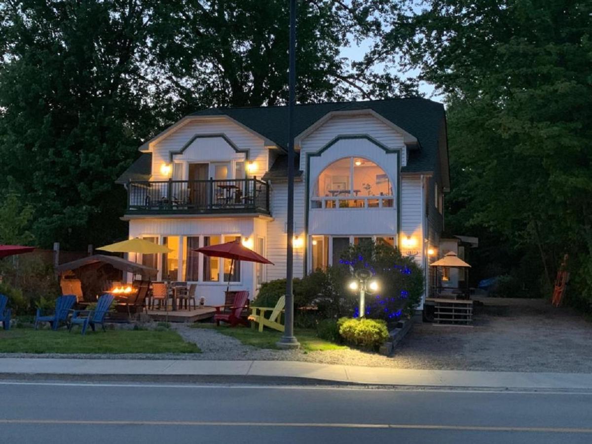 Kokomo Inn Bed And Breakfast Ottawa-Gatineau'S Only Tropical Riverfront B&B On The National Capital Cycling Pathway Route Verte #1 - For Adults Only - Chambre D'Hotes Tropical Aux Berges Des Outaouais Bnb #17542O Exteriör bild