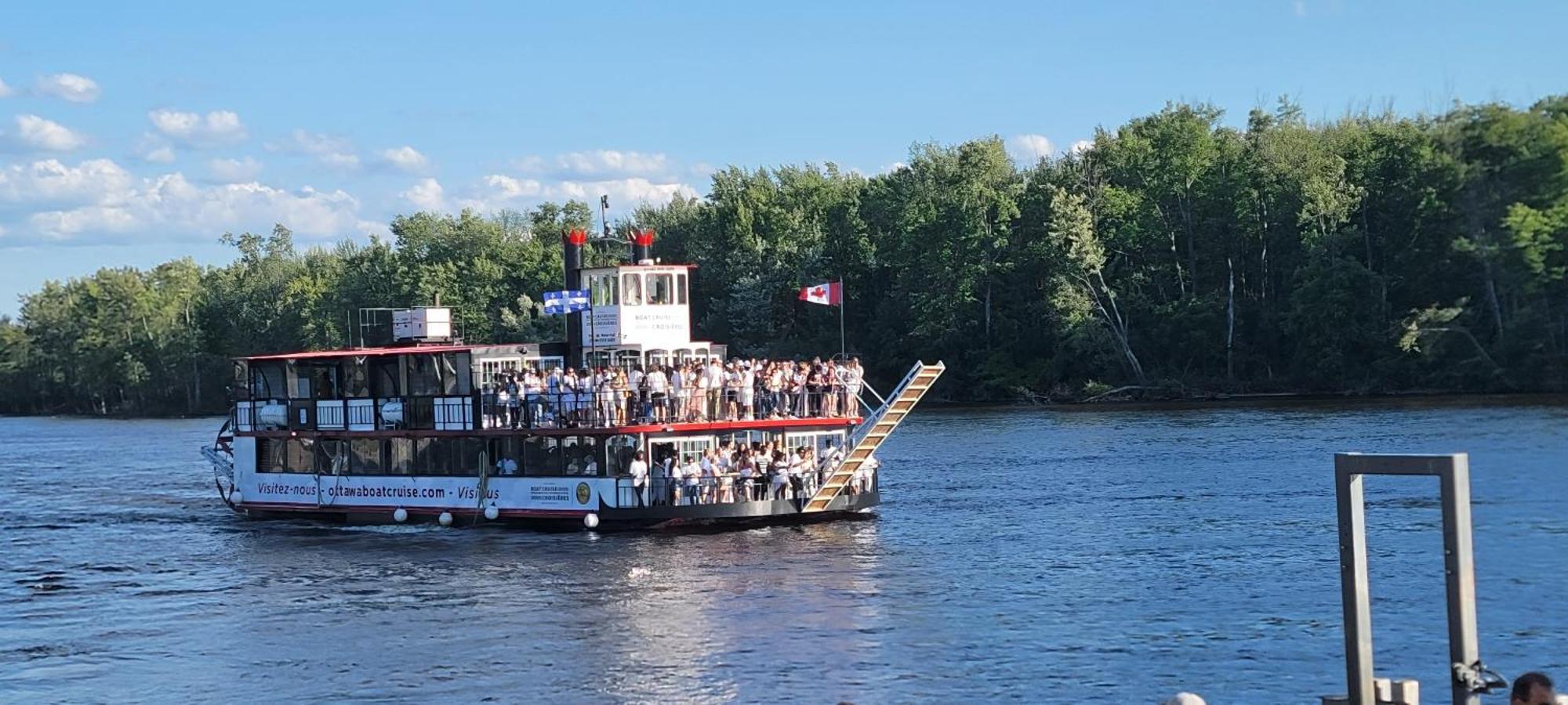 Kokomo Inn Bed And Breakfast Ottawa-Gatineau'S Only Tropical Riverfront B&B On The National Capital Cycling Pathway Route Verte #1 - For Adults Only - Chambre D'Hotes Tropical Aux Berges Des Outaouais Bnb #17542O Exteriör bild