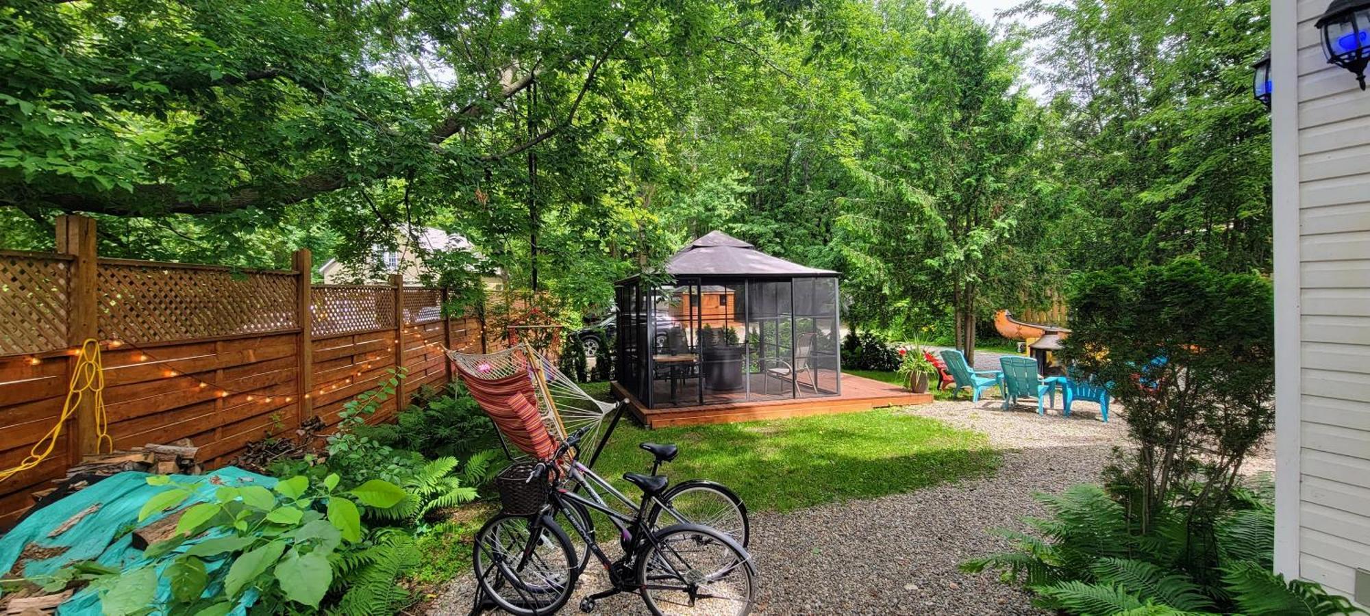 Kokomo Inn Bed And Breakfast Ottawa-Gatineau'S Only Tropical Riverfront B&B On The National Capital Cycling Pathway Route Verte #1 - For Adults Only - Chambre D'Hotes Tropical Aux Berges Des Outaouais Bnb #17542O Exteriör bild